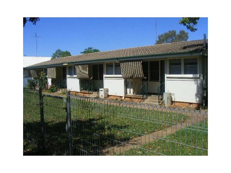 1-4/82-84 Derribong Street, Peak Hill NSW 2869
