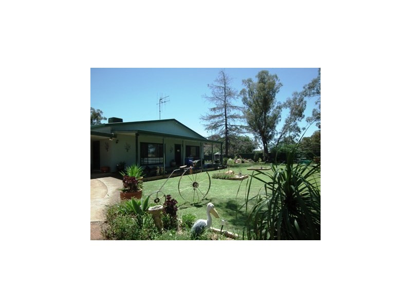 68 Military Road, Parkes NSW 2870