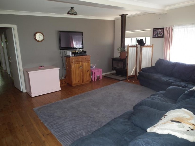 68 Military Road, Parkes NSW 2870