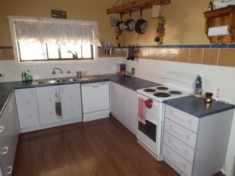 68 Military Road, Parkes NSW 2870