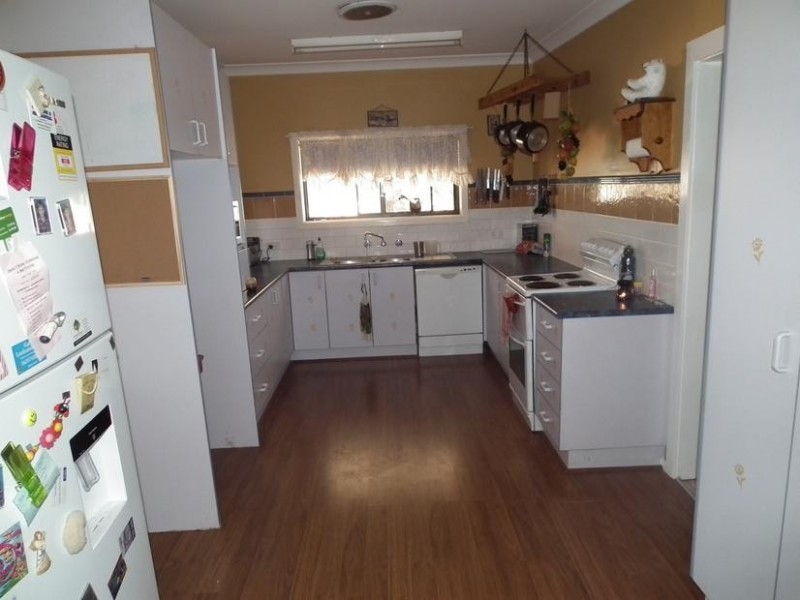 68 Military Road, Parkes NSW 2870