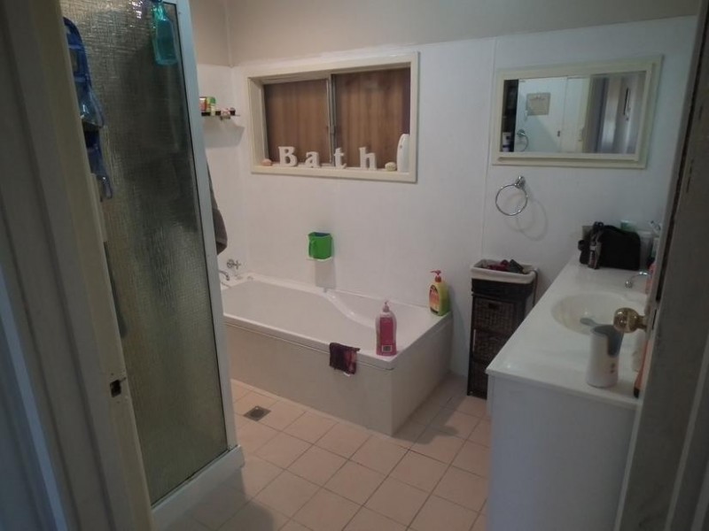 68 Military Road, Parkes NSW 2870