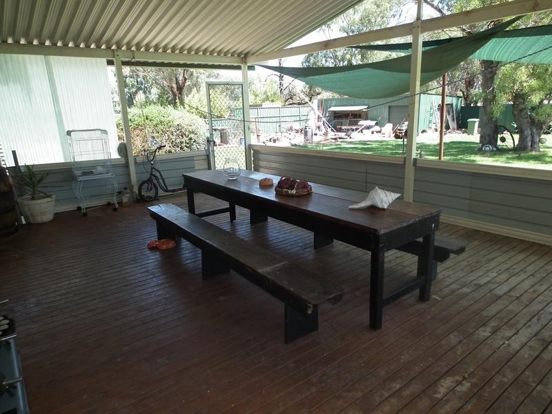 68 Military Road, Parkes NSW 2870