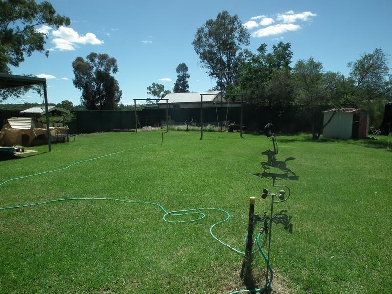 68 Military Road, Parkes NSW 2870
