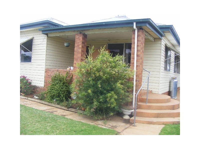 5 Callaghan Street, Parkes NSW 2870