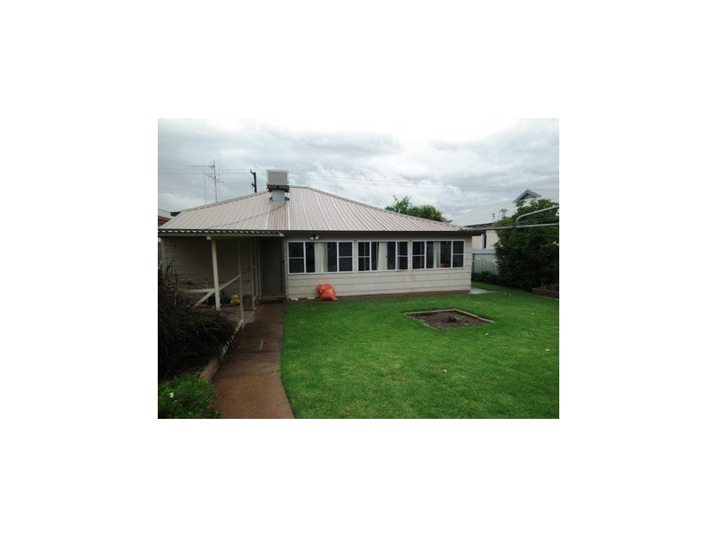 30 May Street, Parkes NSW 2870