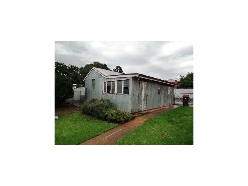 30 May Street, Parkes NSW 2870