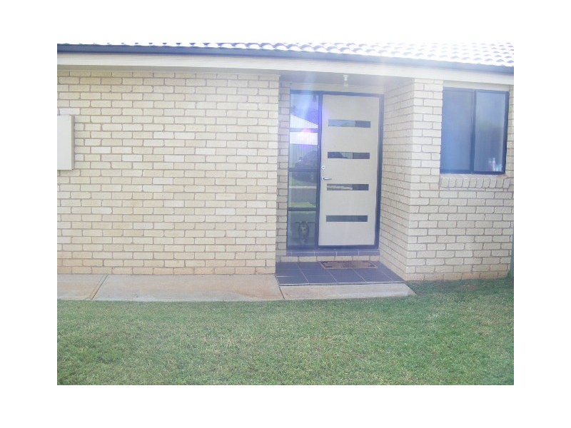26/80 Close St, Parkes NSW 2870