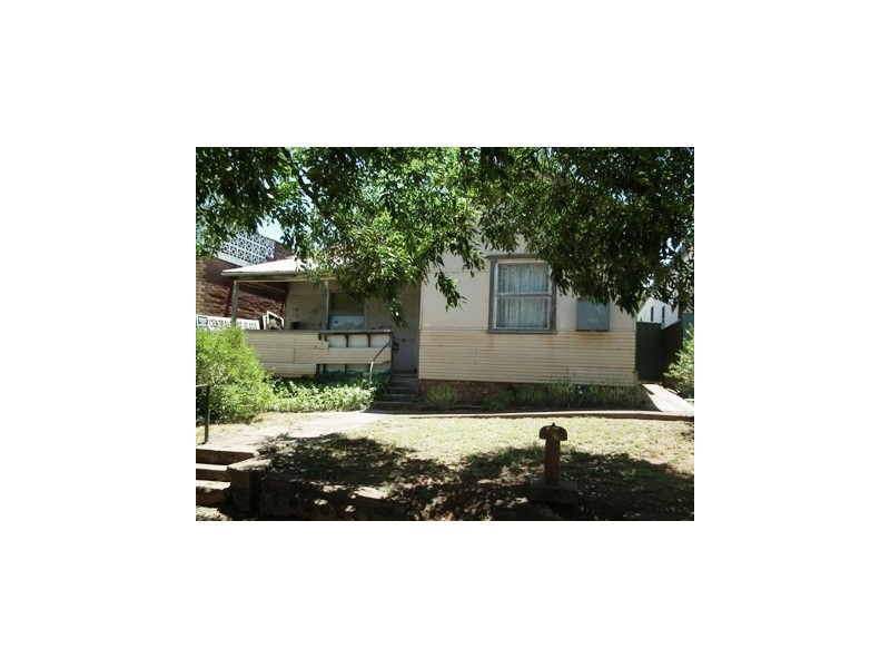 111 Clarinda Street, Parkes NSW 2870