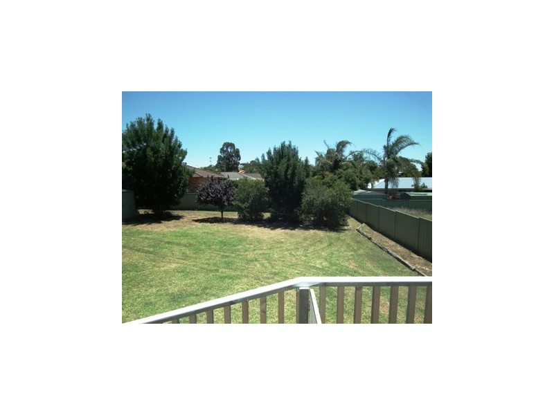 24 Fisher Street, Parkes NSW 2870