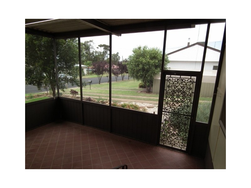 14 Hodges Street, Parkes NSW 2870