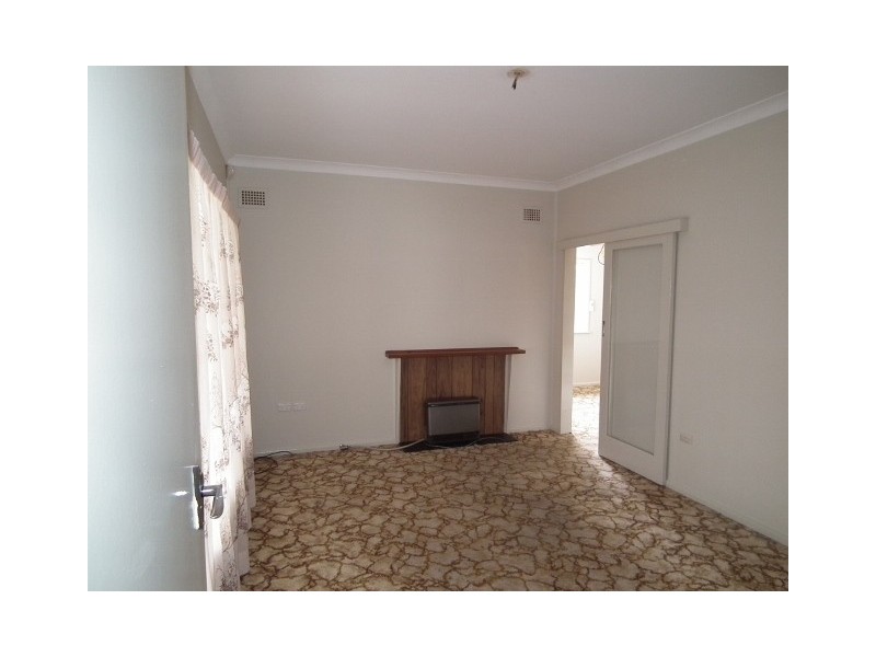 14 Hodges Street, Parkes NSW 2870