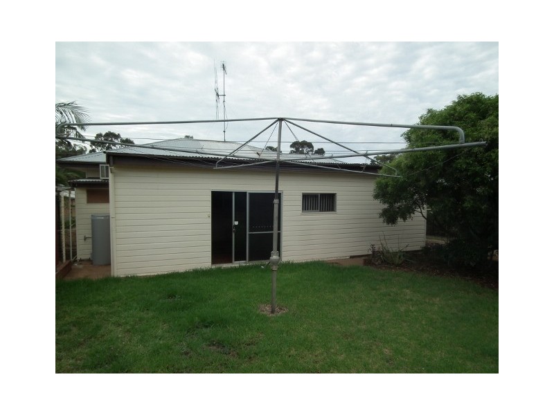 14 Hodges Street, Parkes NSW 2870