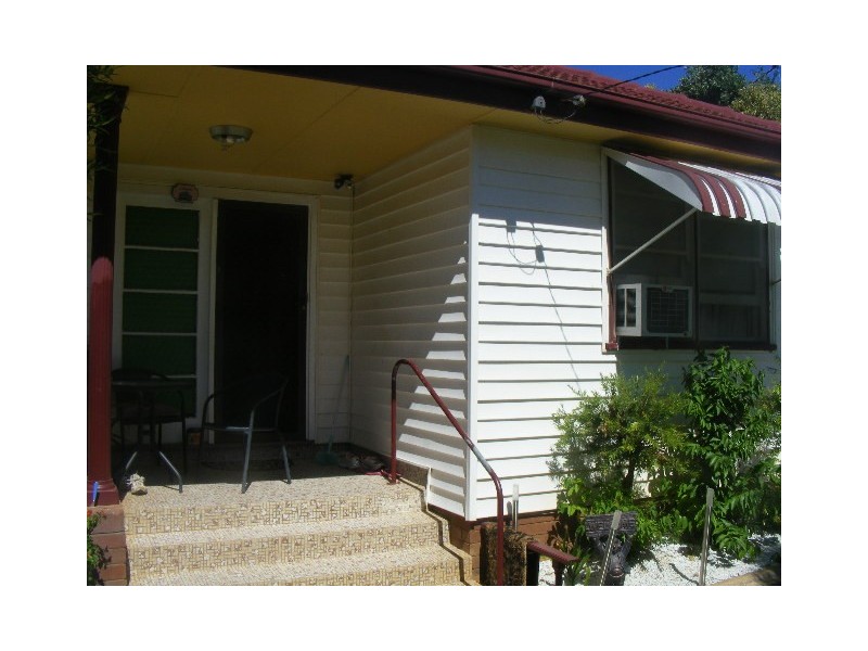 11 Keast Street, Parkes NSW 2870