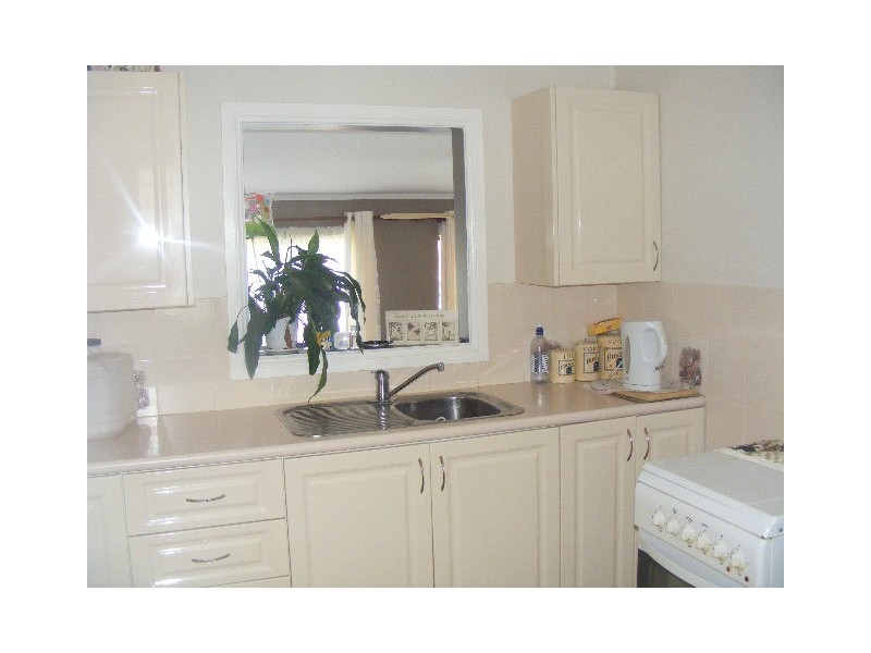 11 Keast Street, Parkes NSW 2870