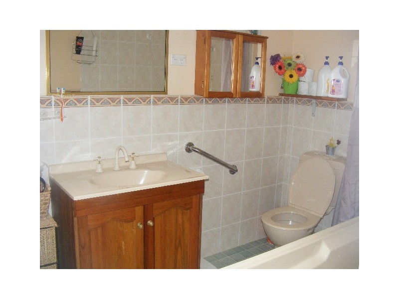 11 Keast Street, Parkes NSW 2870