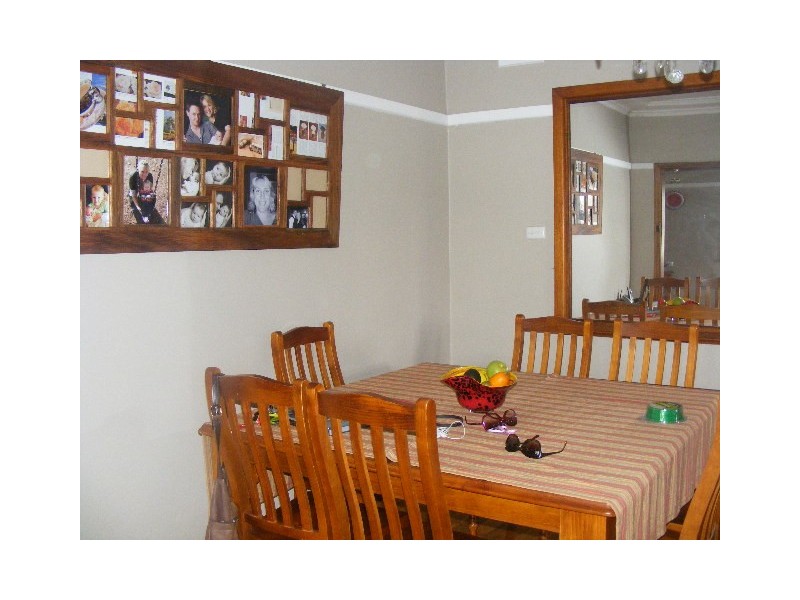 2 Gladstone Street, Parkes NSW 2870