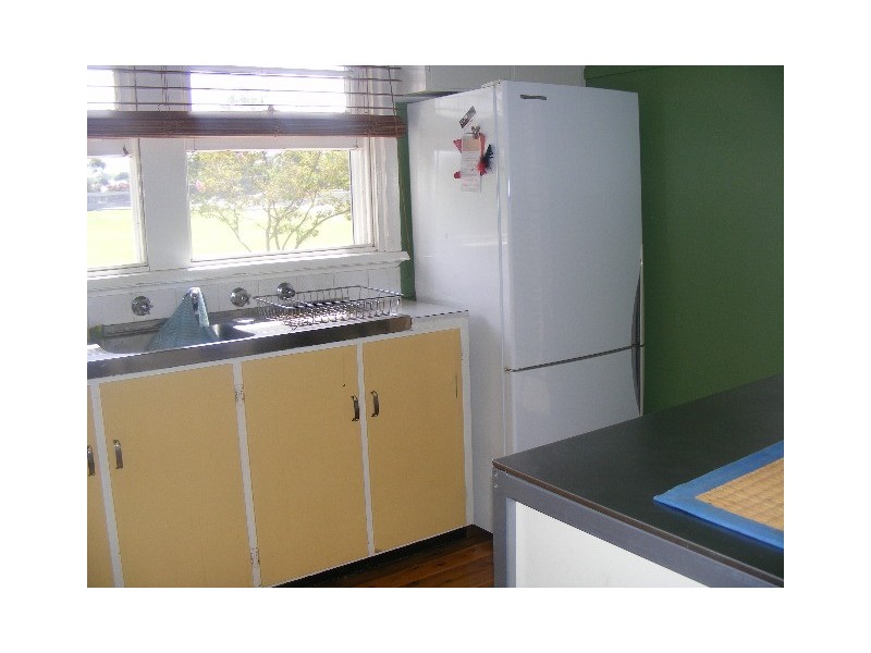 2 Gladstone Street, Parkes NSW 2870