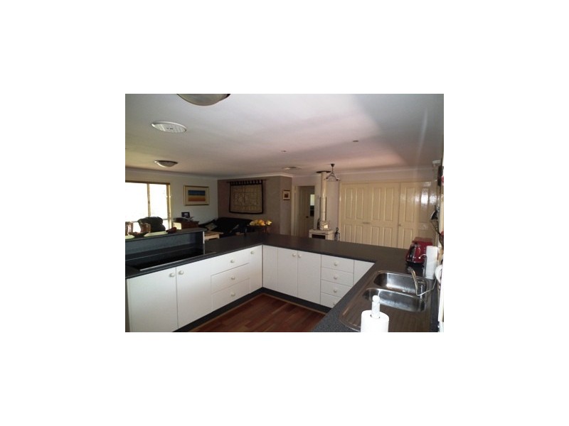 28 Pine Road, Parkes NSW 2870
