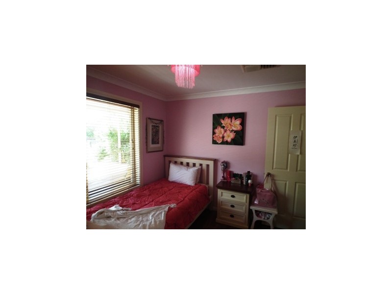 28 Pine Road, Parkes NSW 2870
