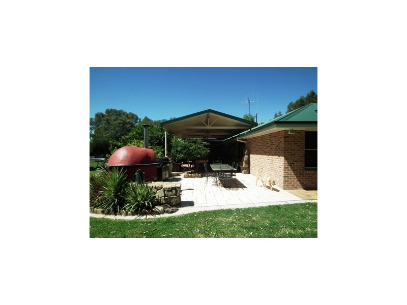 28 Pine Road, Parkes NSW 2870