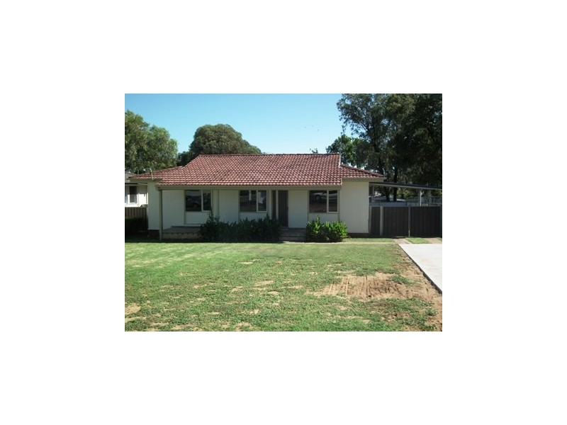 14 Callaghan Street, Parkes NSW 2870