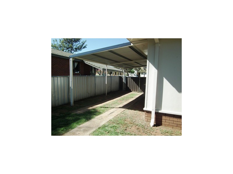 14 Callaghan Street, Parkes NSW 2870