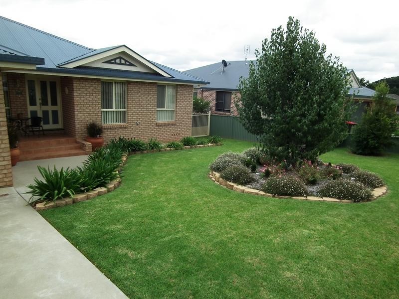 4 Hazelbank Aveune, Parkes NSW 2870
