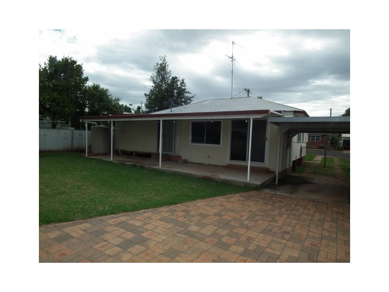 20 Wattle Street, Parkes NSW 2870