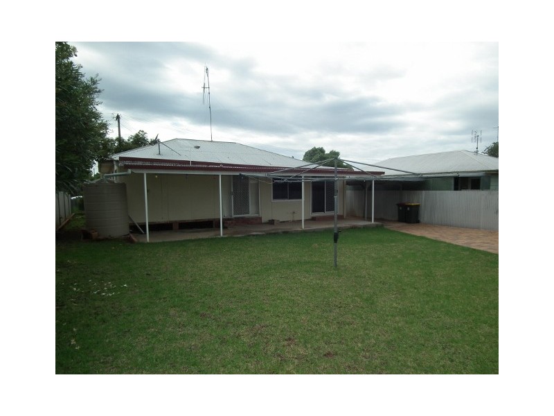20 Wattle Street, Parkes NSW 2870