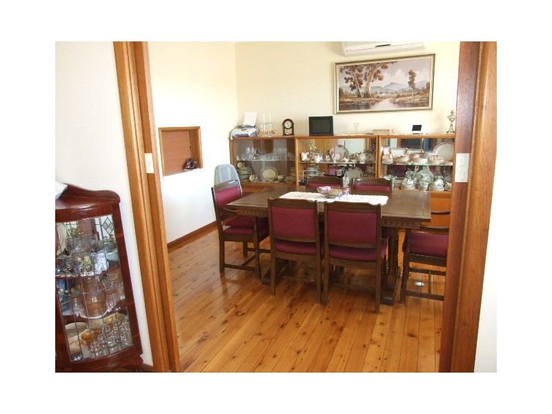 4 Lorger St, Parkes NSW 2870