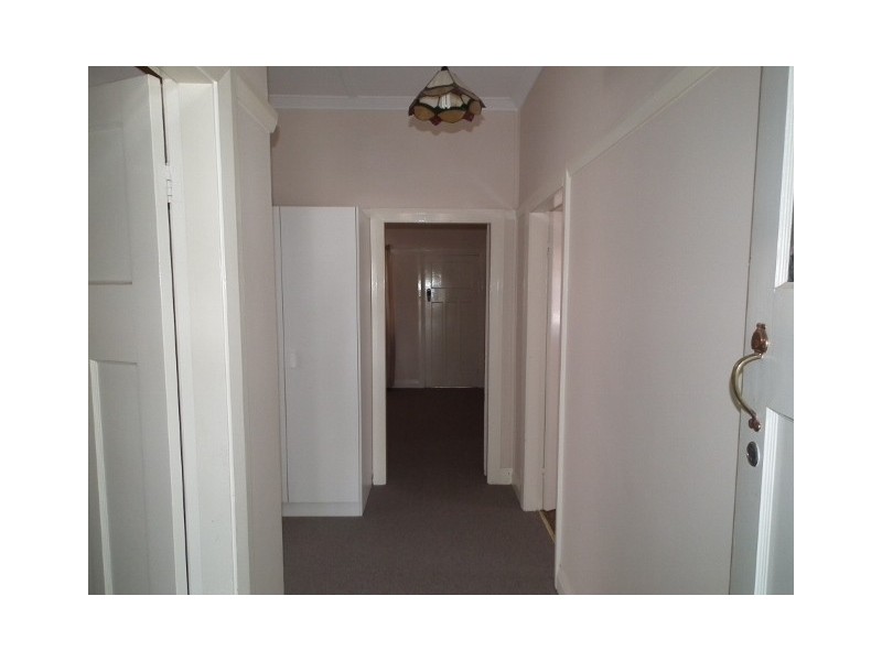 11 Bollinger Street, Parkes NSW 2870