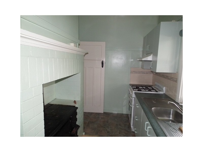 11 Bollinger Street, Parkes NSW 2870