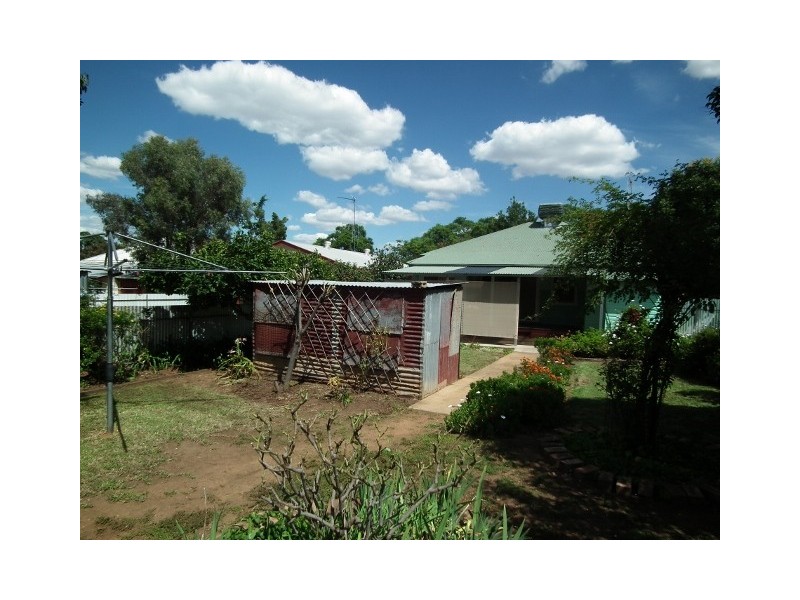 11 Bollinger Street, Parkes NSW 2870