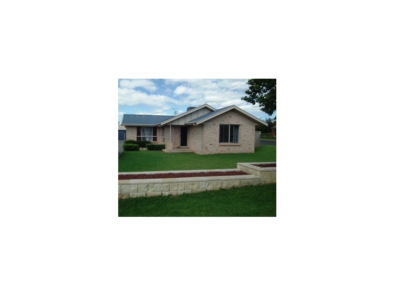 2 Noonan Street, Parkes NSW 2870