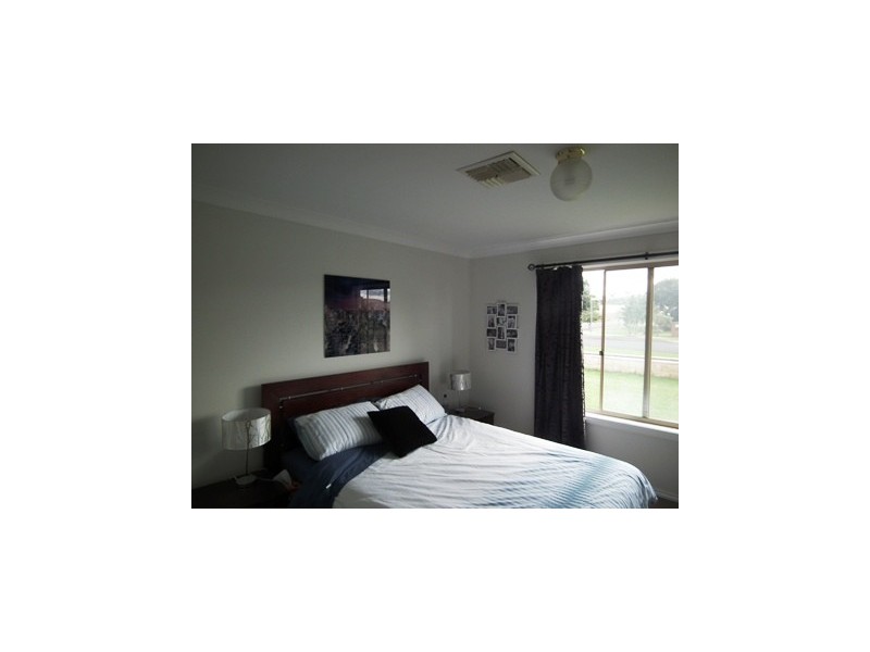 2 Noonan Street, Parkes NSW 2870