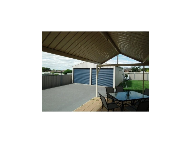 2 Noonan Street, Parkes NSW 2870