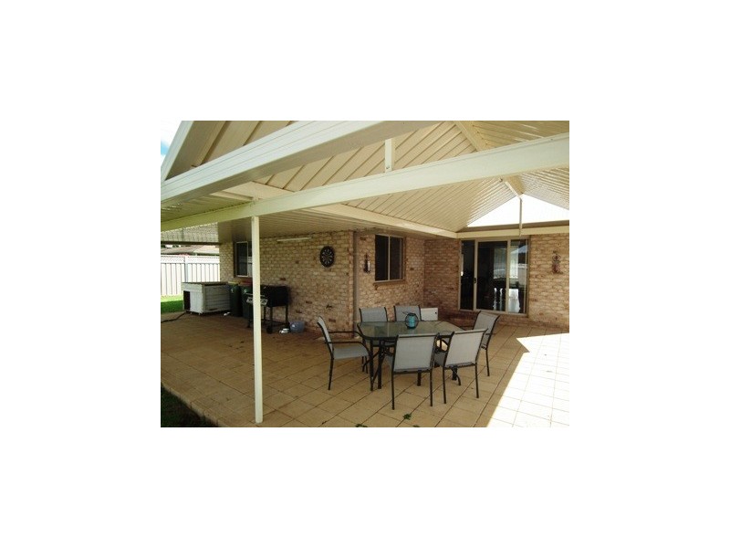 2 Noonan Street, Parkes NSW 2870