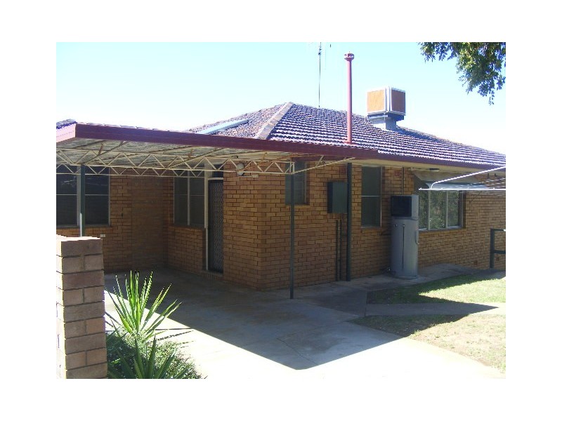 6 Lorger Street, Parkes NSW 2870
