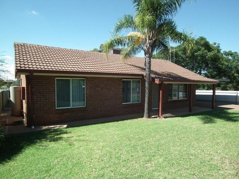 1 Danilenko Street, Parkes NSW 2870