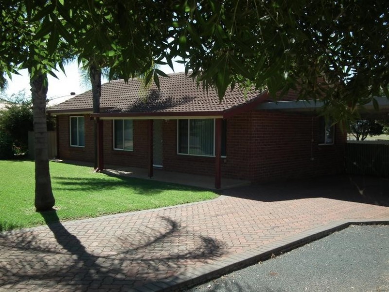 1 Danilenko Street, Parkes NSW 2870