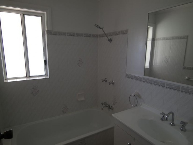 1 Danilenko Street, Parkes NSW 2870