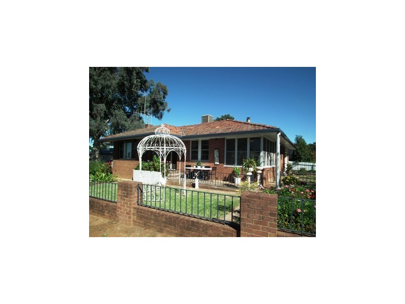 3 Rose, Parkes NSW 2870