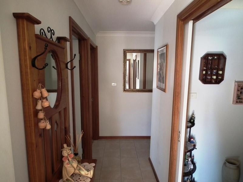 19 Thomas, Parkes NSW 2870