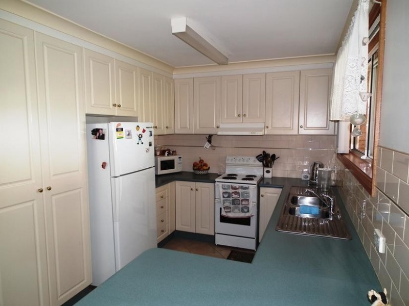 19 Thomas, Parkes NSW 2870