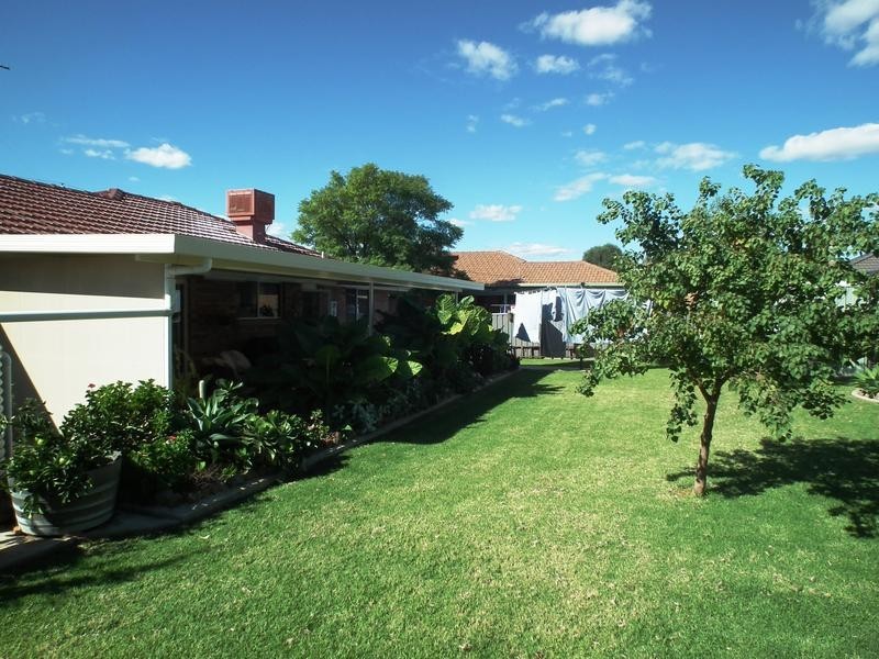 19 Thomas, Parkes NSW 2870