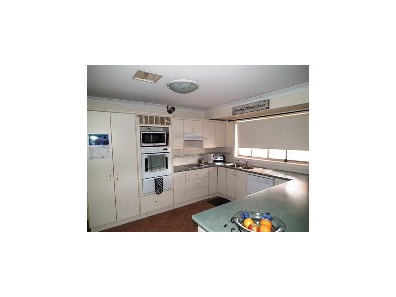 8 Noonan, Parkes NSW 2870