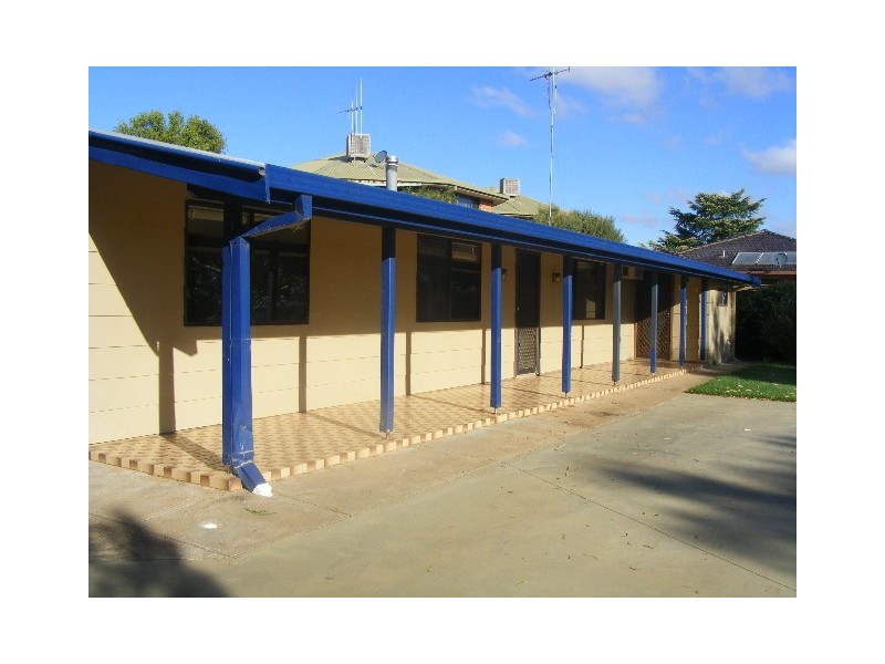4 Ted Parker Circuit, Parkes NSW 2870