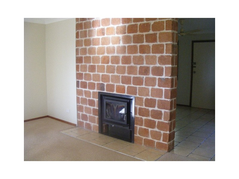 4 Ted Parker Circuit, Parkes NSW 2870