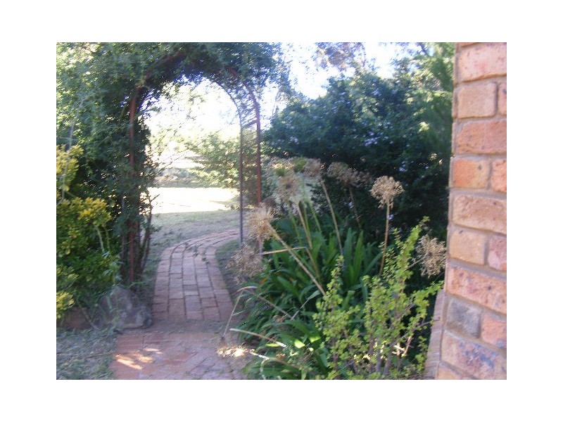 123 London Road, Parkes NSW 2870